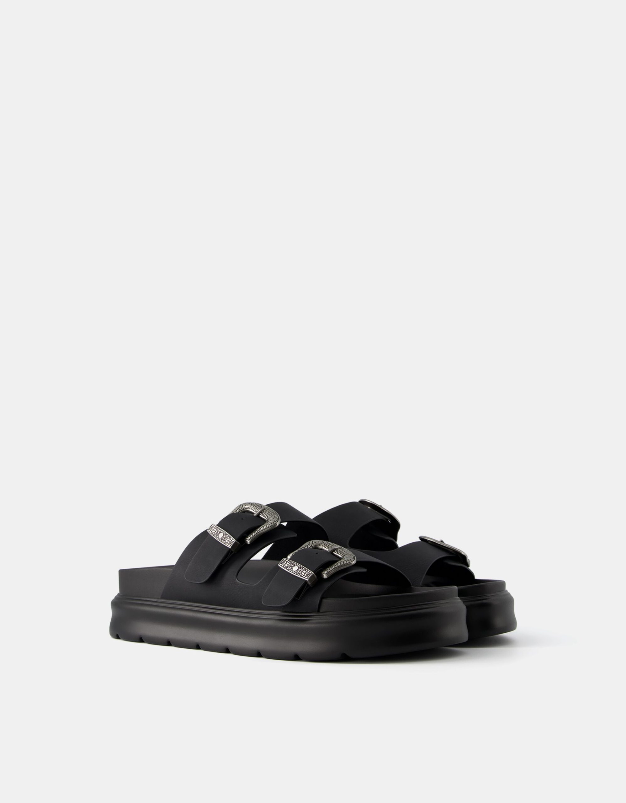 chanclas-bershka-027lph.jpg