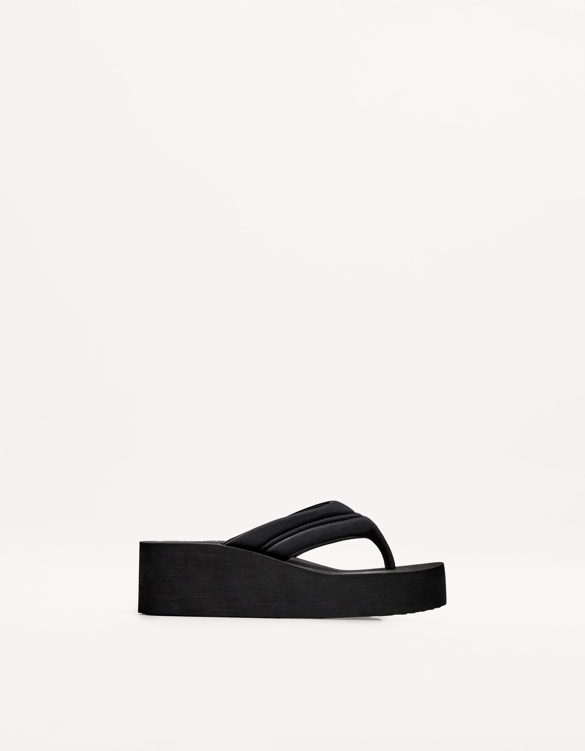 chanclas-bershka-703nru.jpg