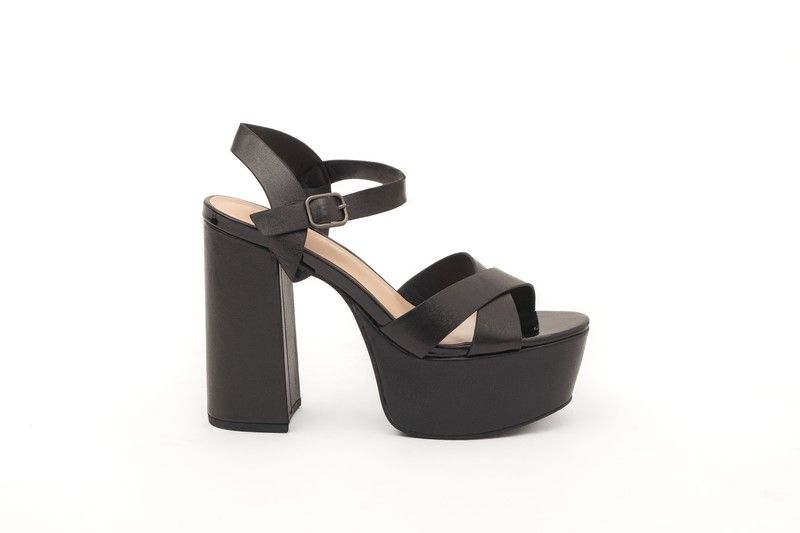 sandalias-altas-negras-680fzu.jpg